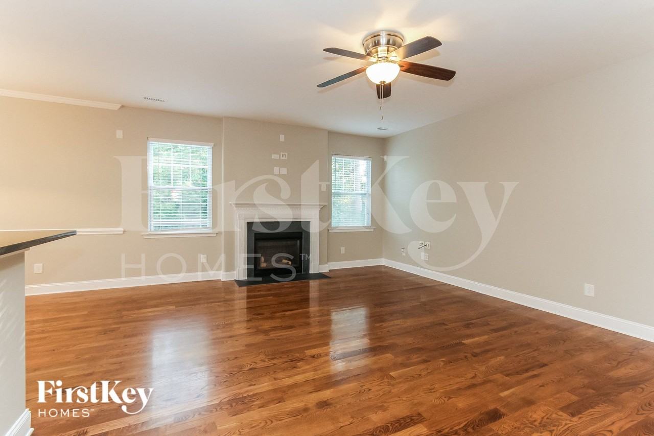 10124 Garman Hill Dr - Photo 3 of 14