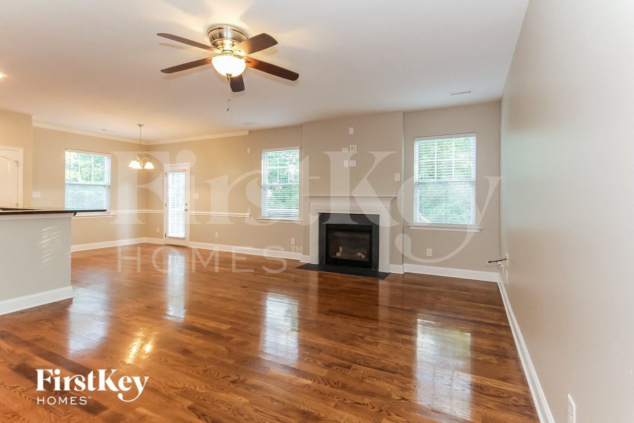 10124 Garman Hill Dr - Photo 4 of 14