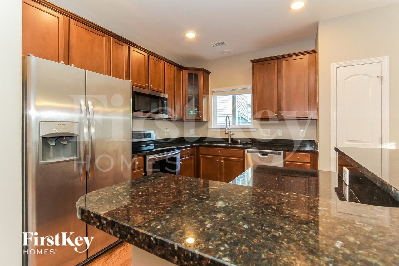 10124 Garman Hill Dr - Photo 5 of 14