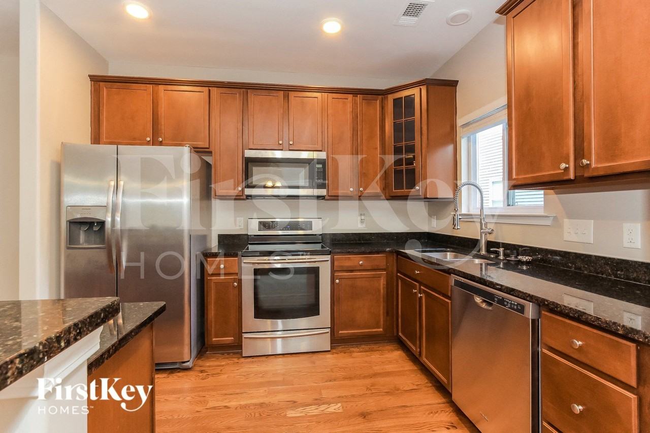 10124 Garman Hill Dr - Photo 6 of 14