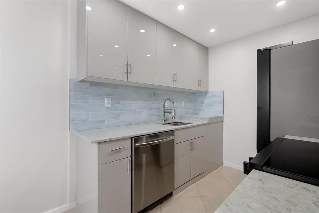 3038 Cornwall B #3038 - Photo 2 of 32