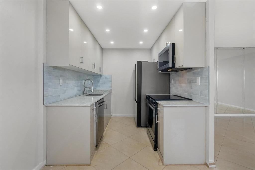 3038 Cornwall B #3038 - Photo 3 of 32