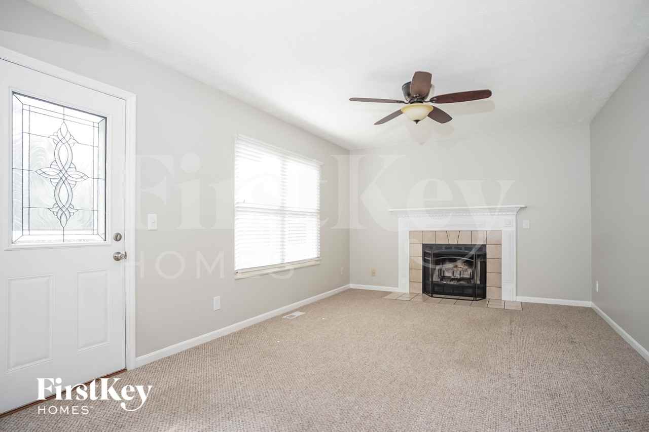 935 Saffron Ln - Photo 3 of 16