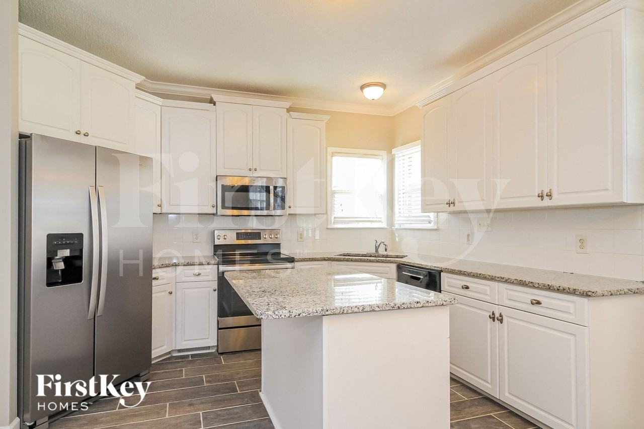 403 Beech Ridge Rd - Photo 6 of 15