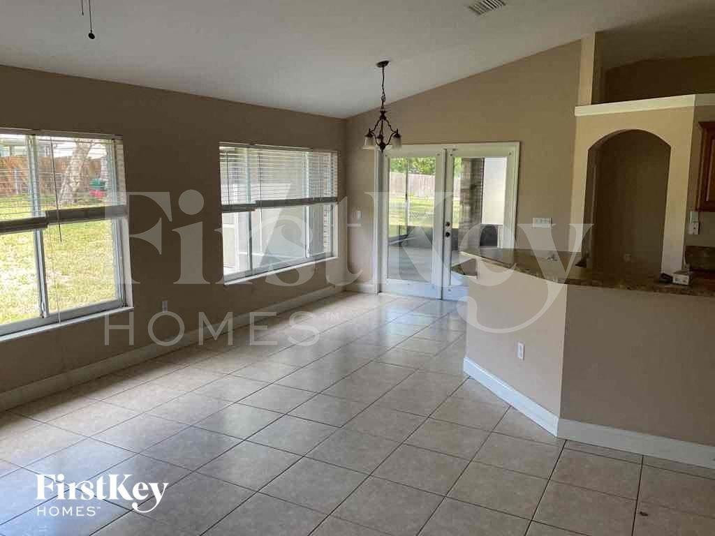 140 Sunrise Blvd - Photo 7 of 14