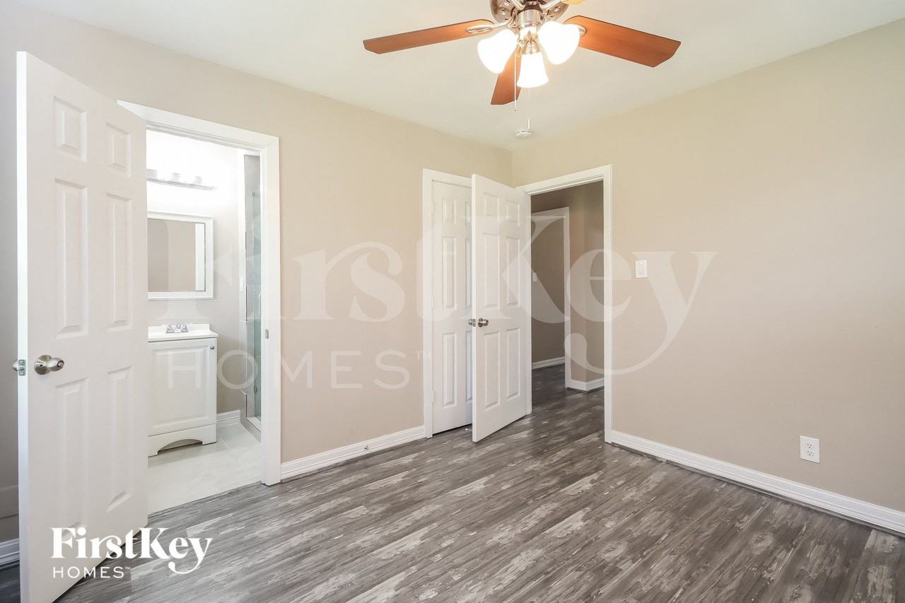 1204 Trenton Ln - Photo 6 of 15