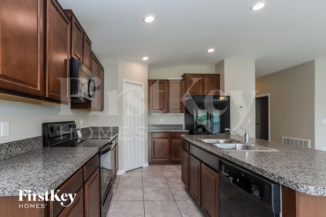 10656 Standing Stone Dr - Photo 5 of 15