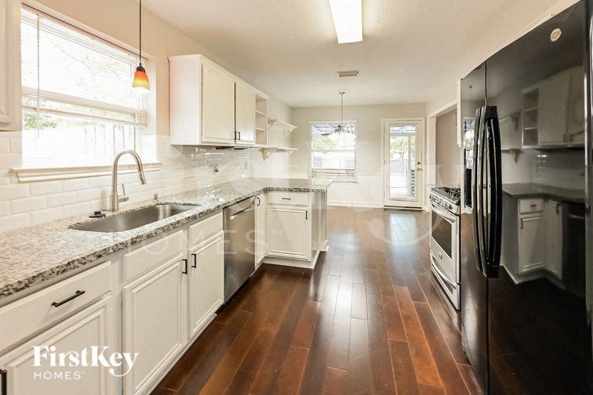 6722 Woodland Oaks - Photo 7 of 15