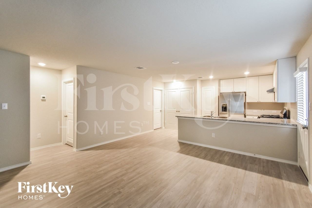 10815 Giacconi Dr - Photo 3 of 15