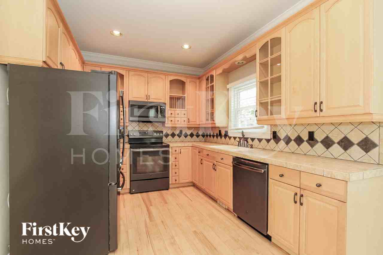 12500 Moores Mill Rd - Photo 7 of 16