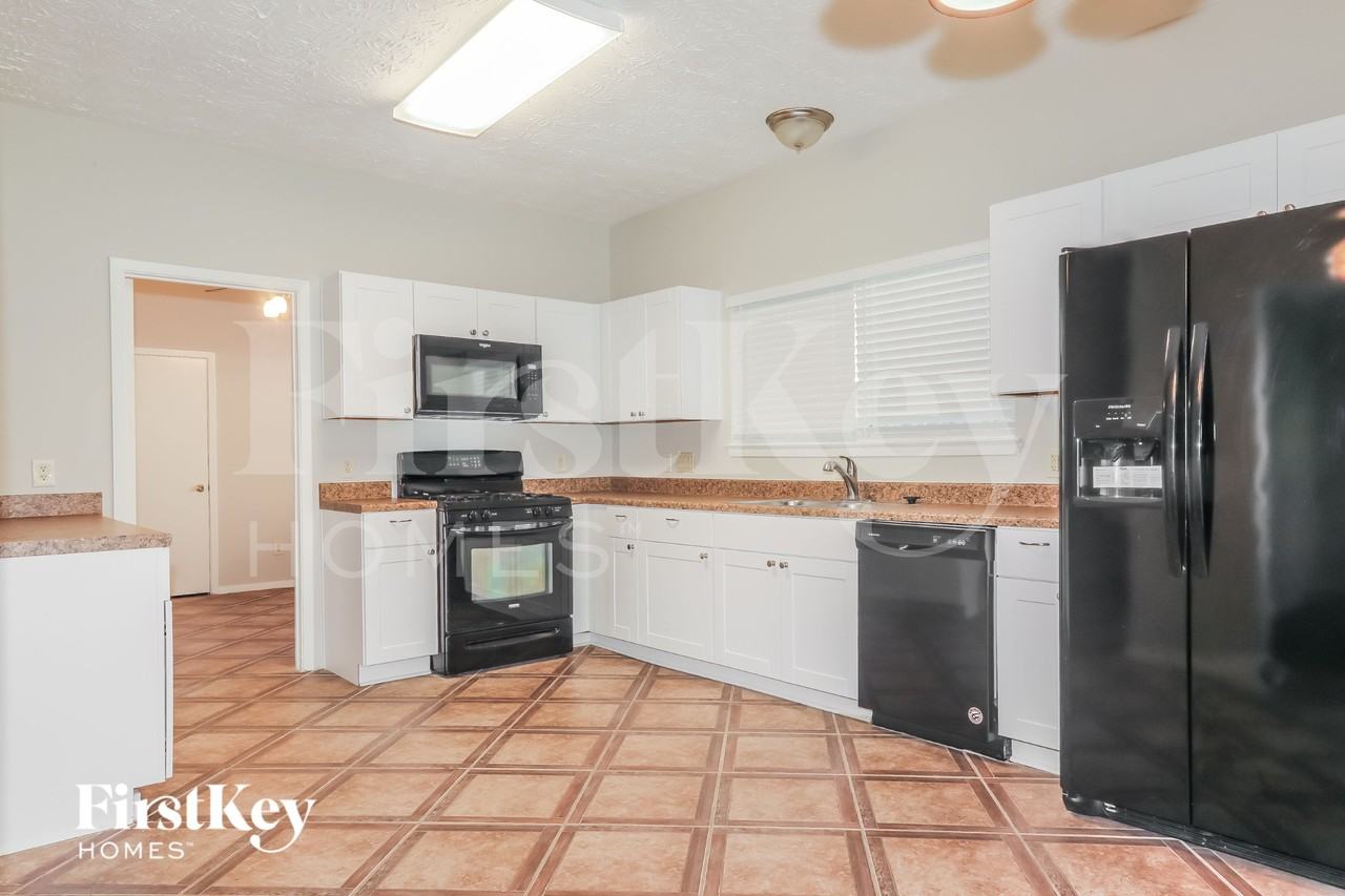 17214 Thorhill St - Photo 7 of 15