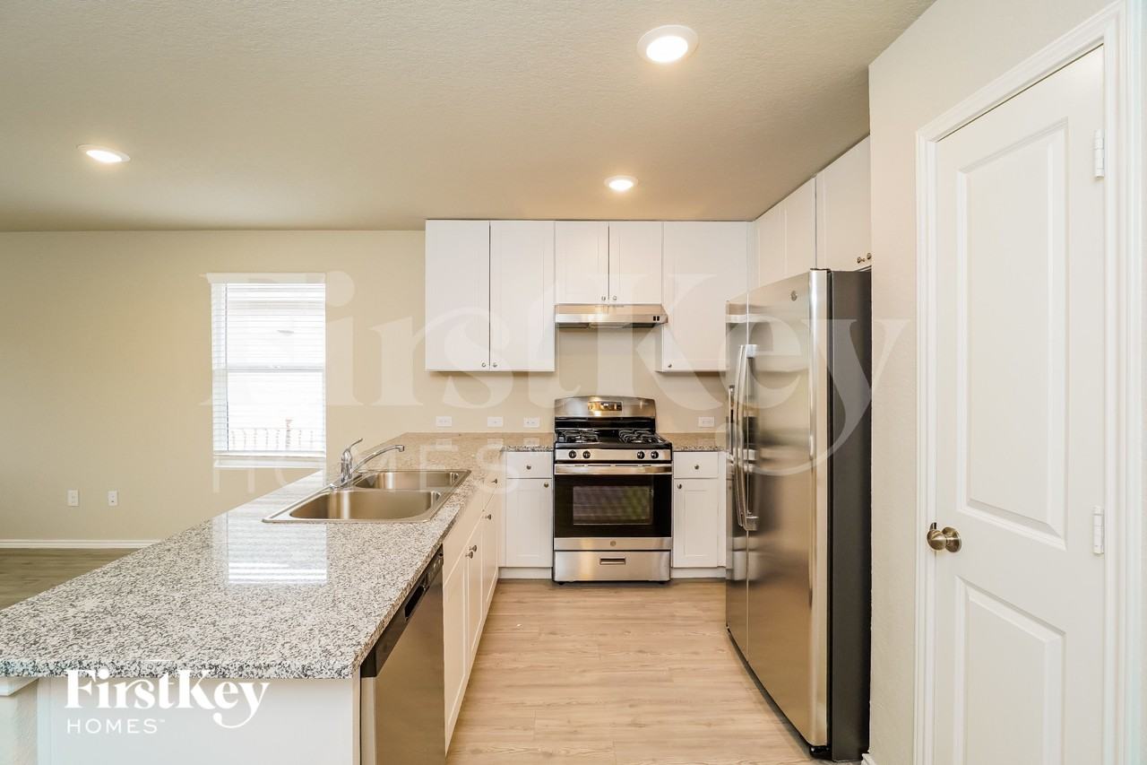 13115 Rosemary Cv - Photo 7 of 18