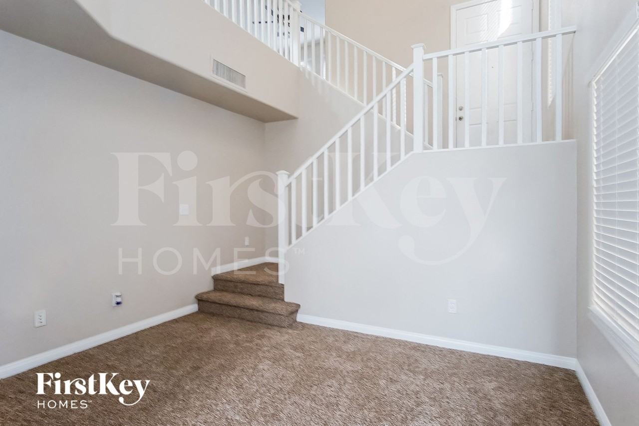 9518 Summer Furnace St - Photo 2 of 15