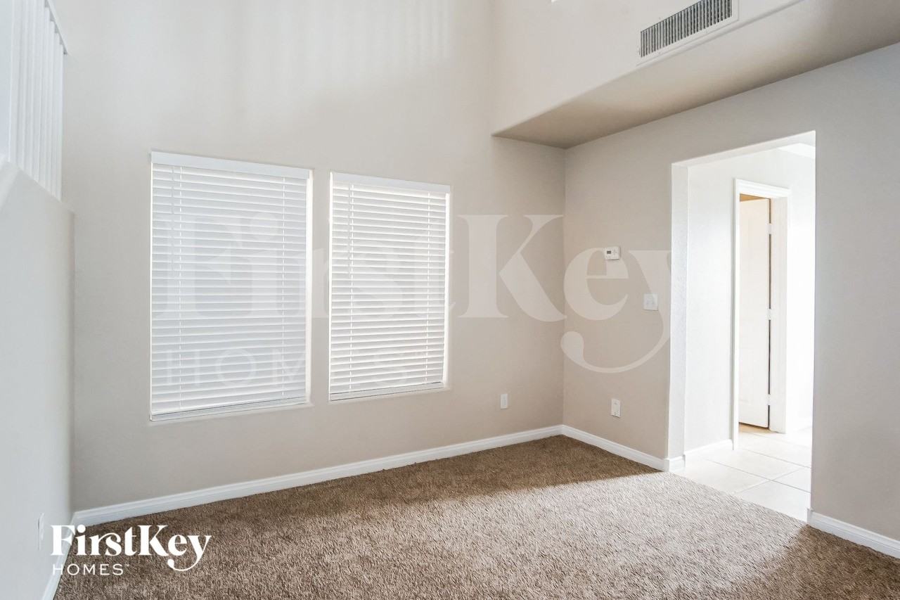 9518 Summer Furnace St - Photo 4 of 15