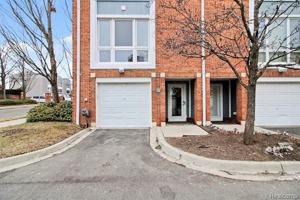 featured image of 274 Main Sail Ct Court