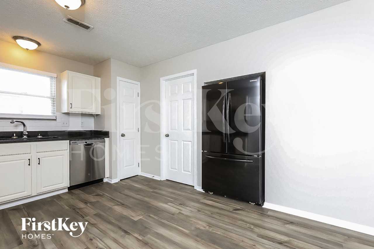 5563 Russell Fork Dr - Photo 7 of 16