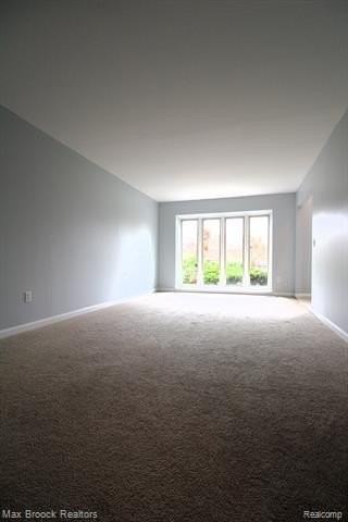 6895 Indian Creek Dr - Photo 4 of 16