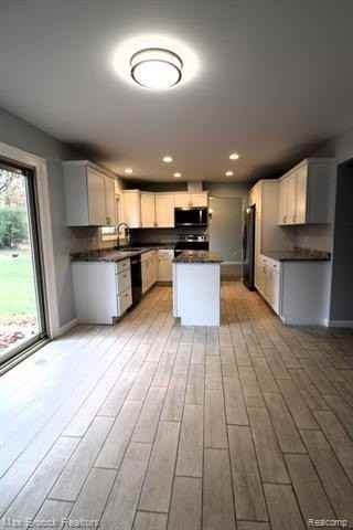 6895 Indian Creek Dr - Photo 6 of 16