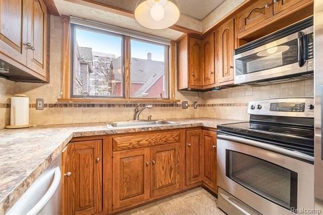 2716 Van Alstyne St - Photo 6 of 15