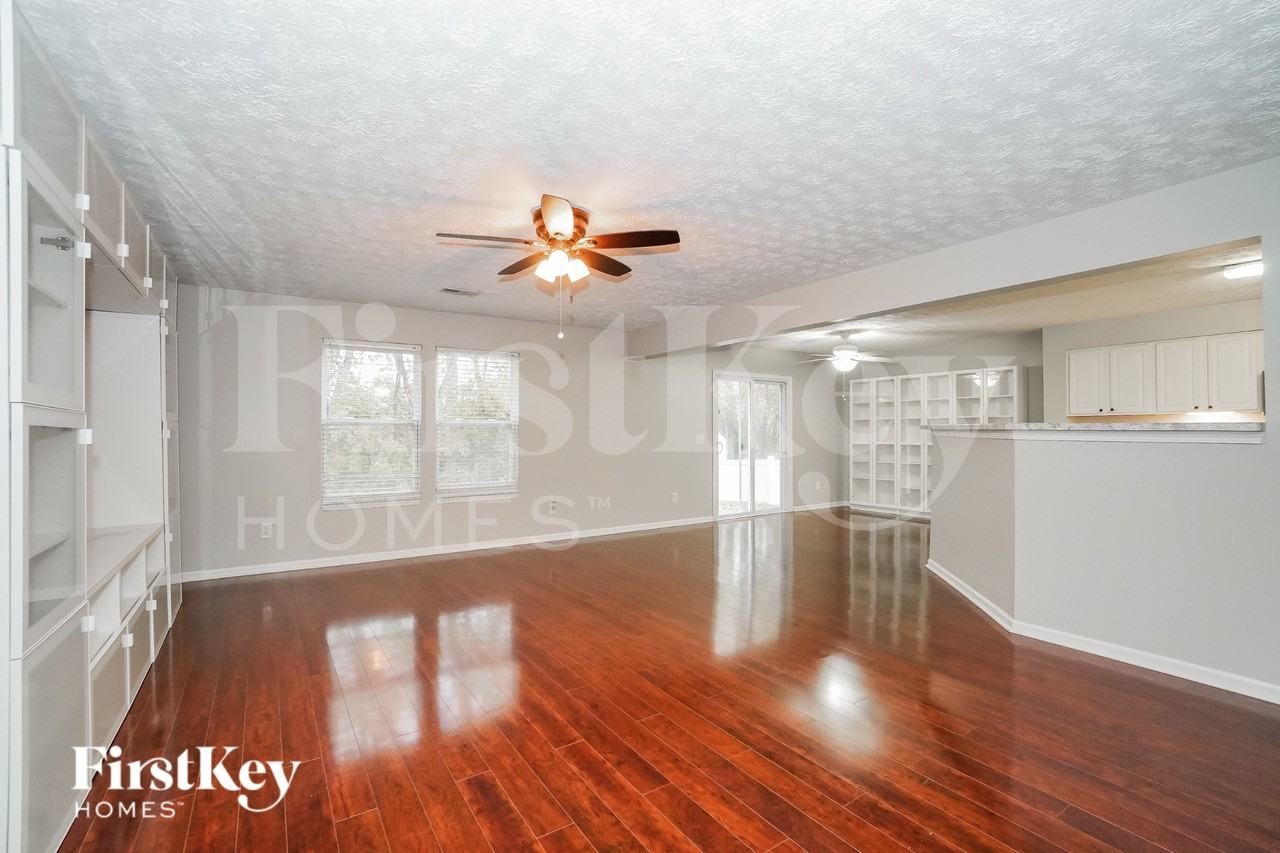 4861 Fosterson Dr - Photo 2 of 16