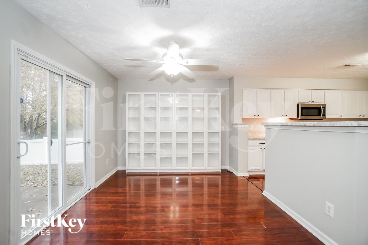 4861 Fosterson Dr - Photo 5 of 16