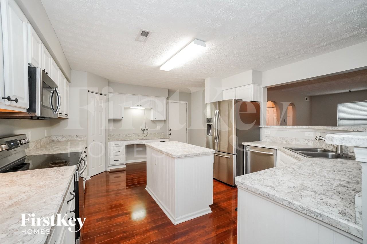 4861 Fosterson Dr - Photo 6 of 16