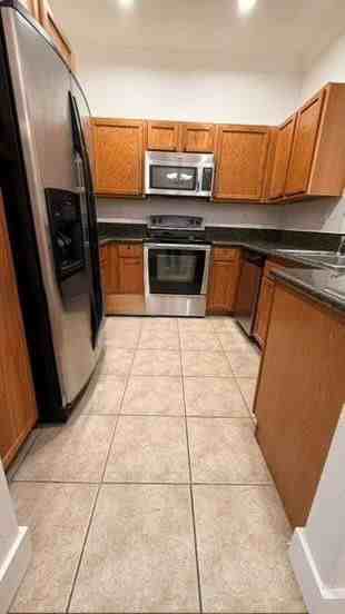 21419 Nw 13th Ct - Photo 3 of 8