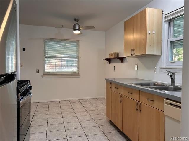 28909 Rosebriar St - Photo 4 of 13