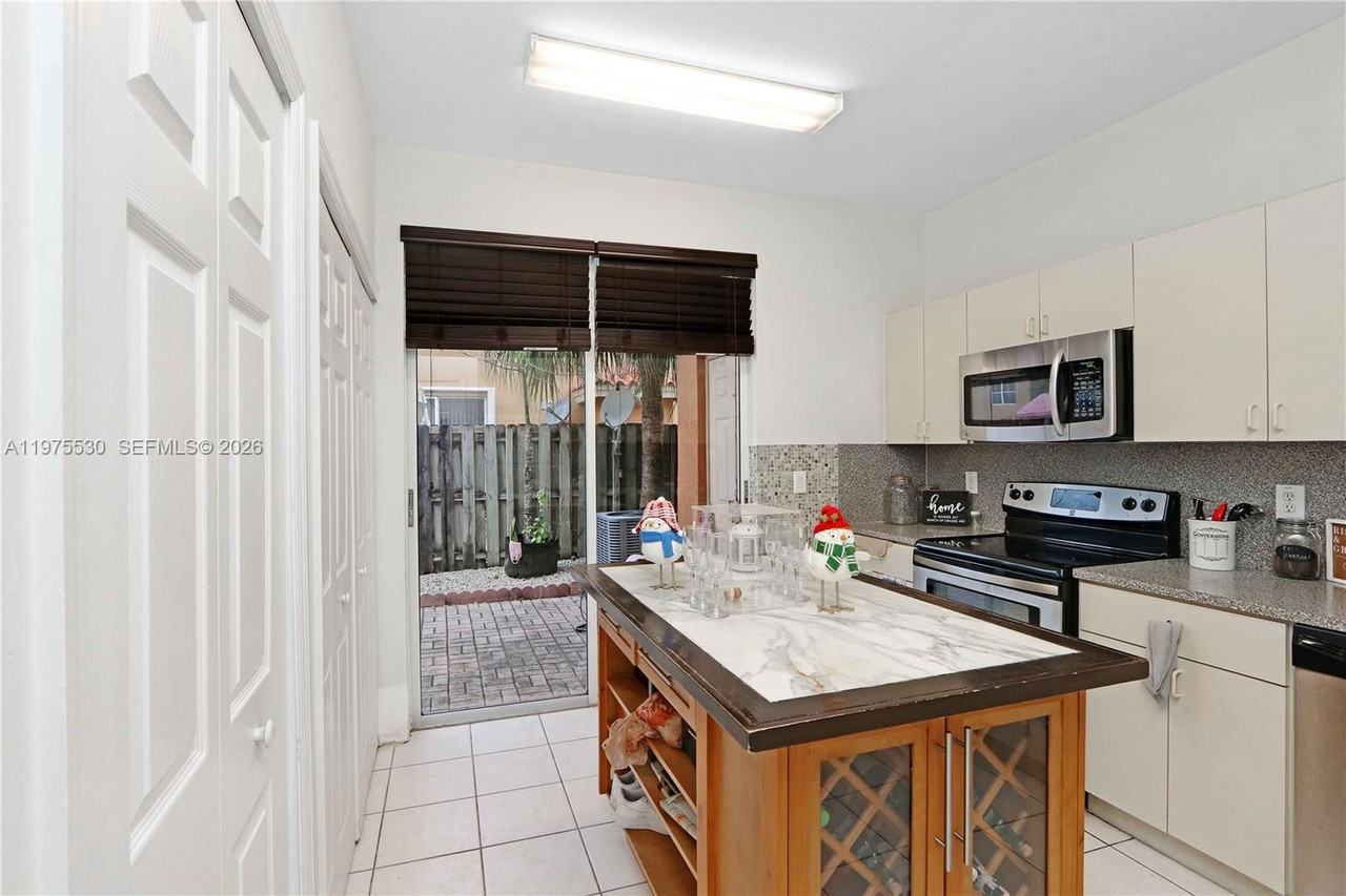 8451 Nw 138th St - Photo 2 of 8