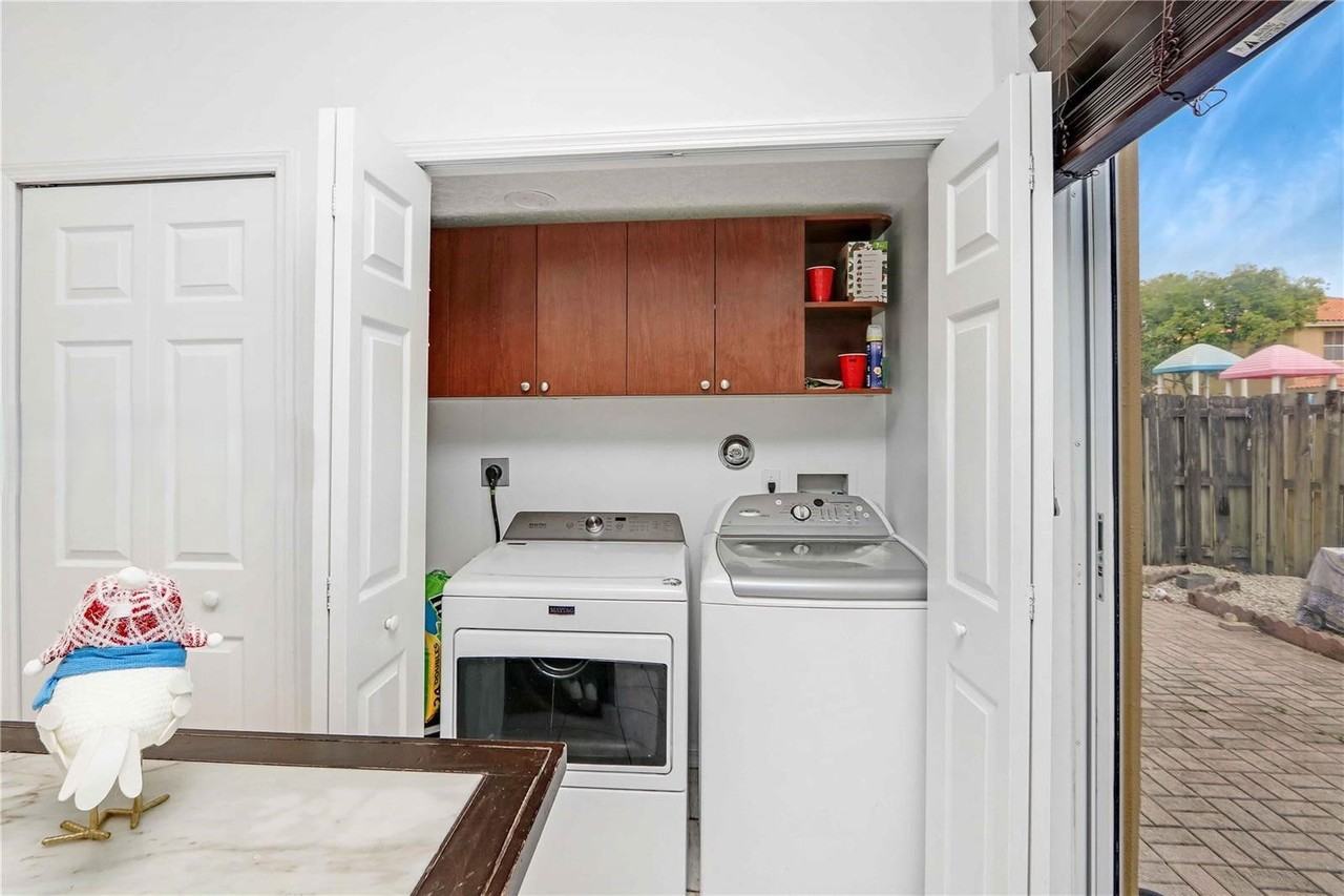 8451 Nw 138th St - Photo 3 of 8