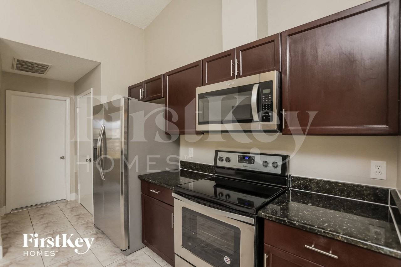 2778 Muscatello St - Photo 6 of 15