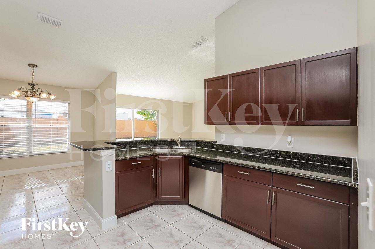 2778 Muscatello St - Photo 7 of 15