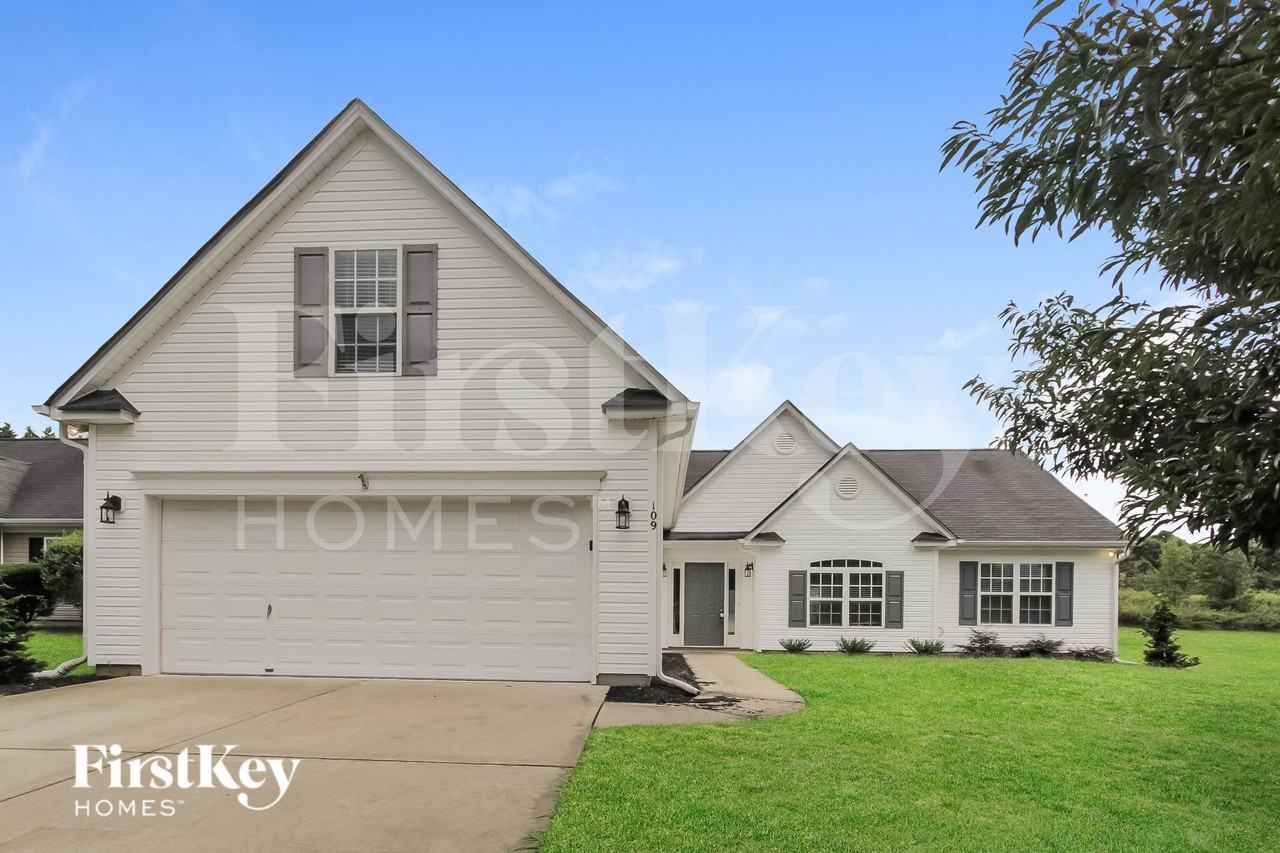 109 Egerton Dr - Photo 2 of 15