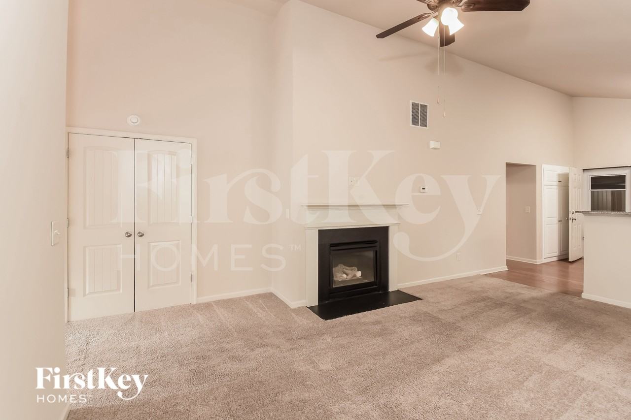 436 Parkstone Dr - Photo 2 of 19