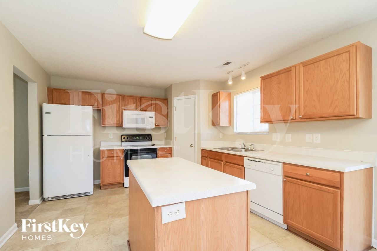 2645 Ninfield Dr - Photo 6 of 15