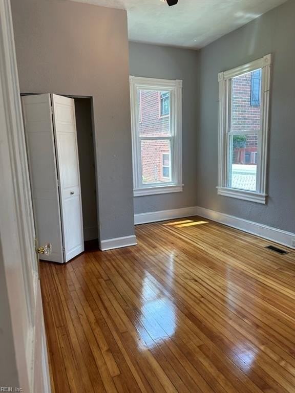 1607 Spratley St - Photo 4 of 19