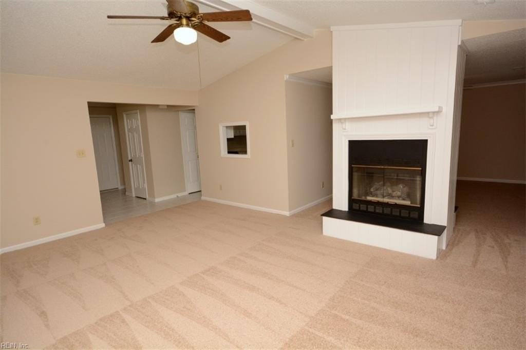 921 Daimler Dr - Photo 6 of 39