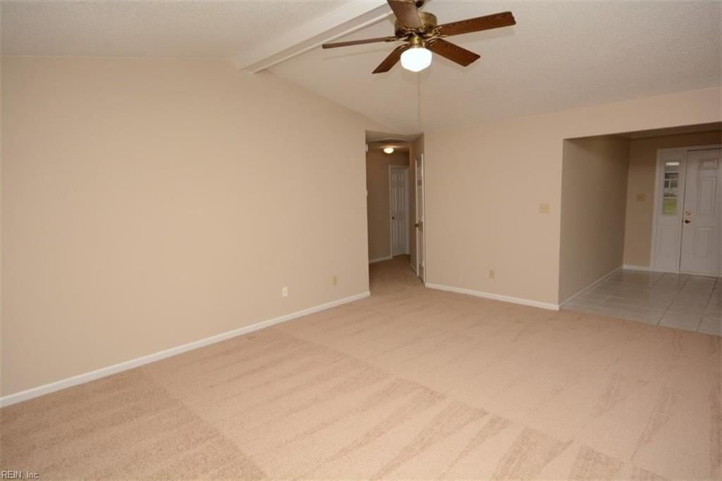 921 Daimler Dr - Photo 7 of 39