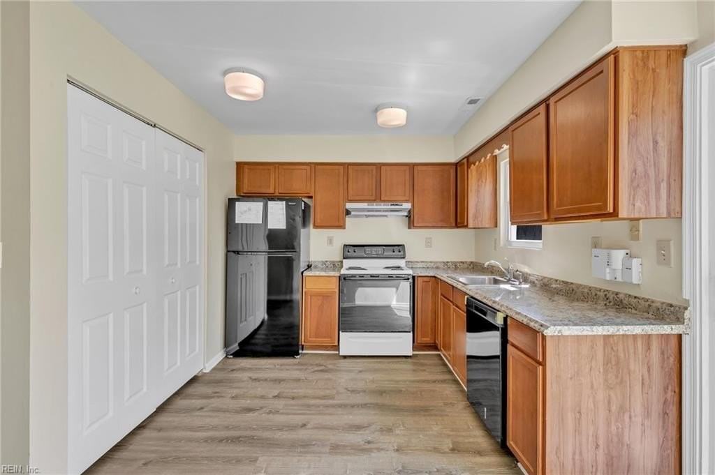 705 Spence Cir - Photo 5 of 20