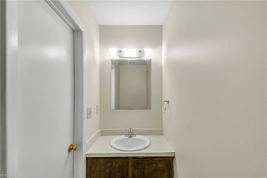 705 Spence Cir - Photo 7 of 20