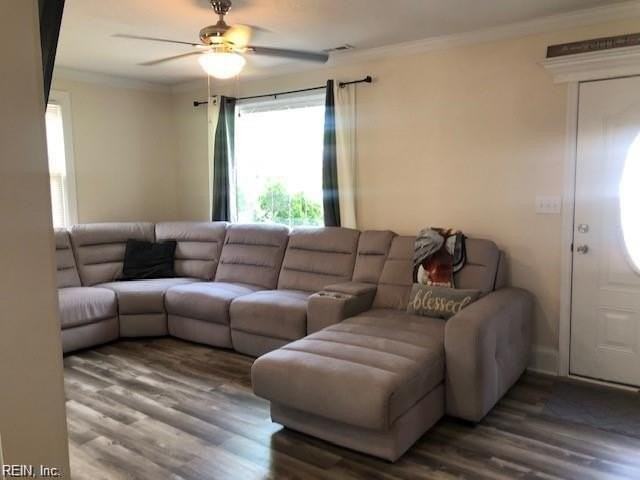 8213 Kathy Ct - Photo 4 of 26