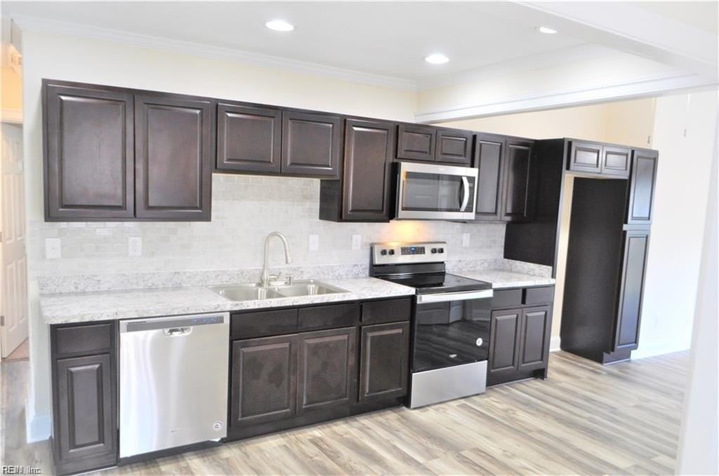 8213 Kathy Ct - Photo 6 of 26