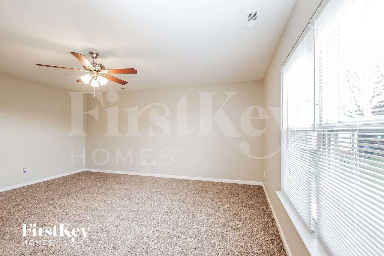 11720 Winter Pine Ln - Photo 2 of 15