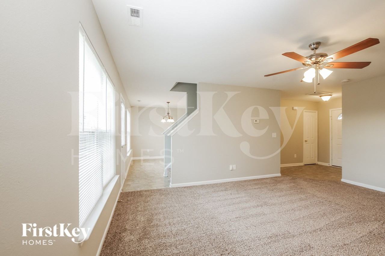 11720 Winter Pine Ln - Photo 3 of 15