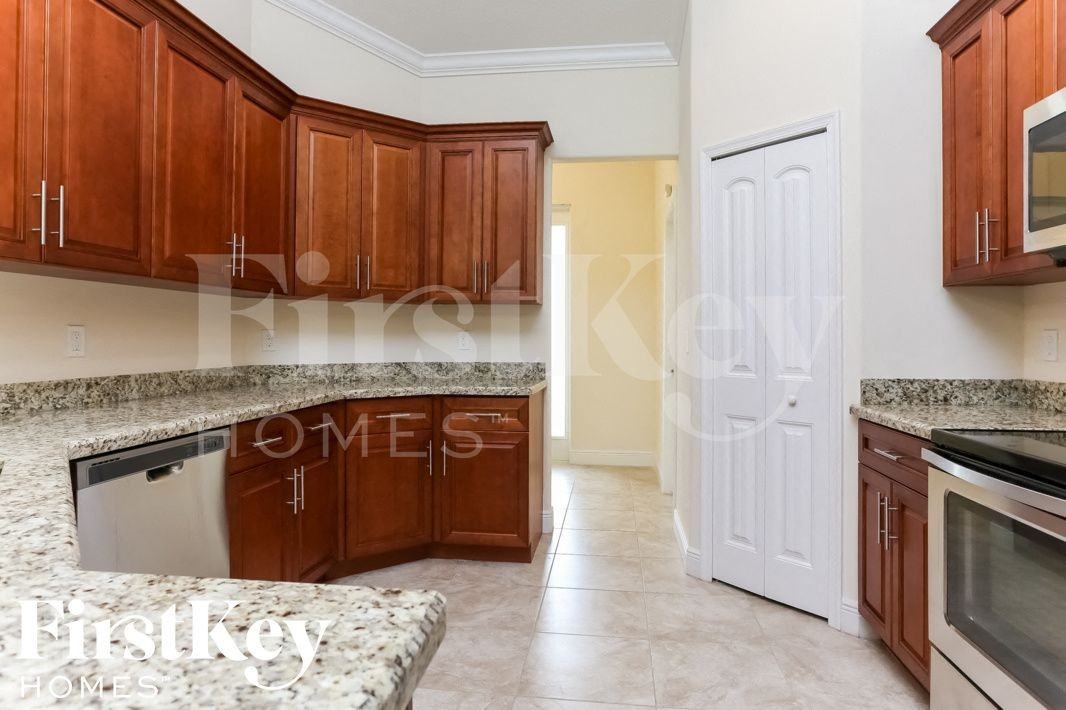 980 Sw Del Rio Blvd - Photo 7 of 15