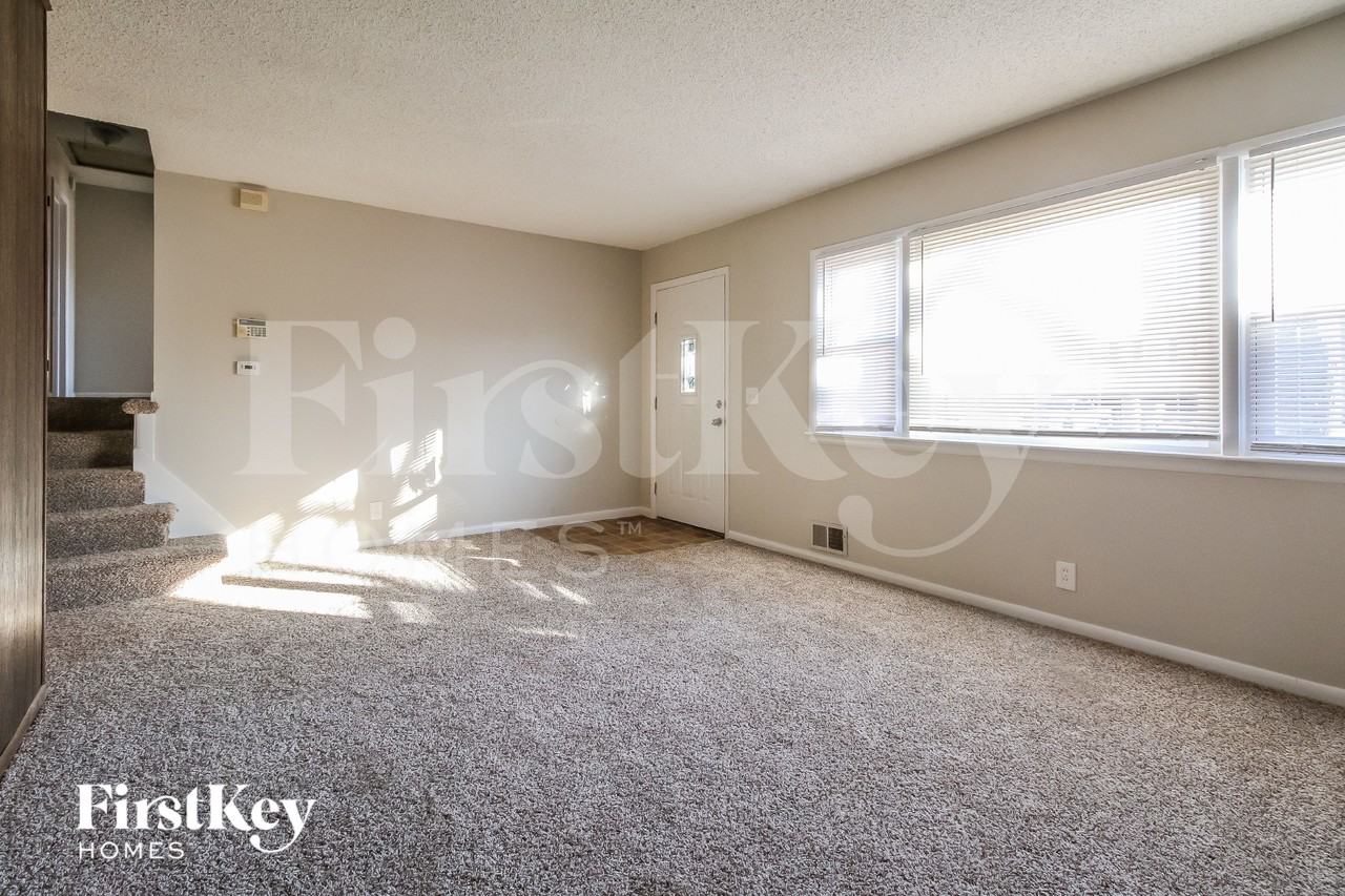 9348 Minnesota Ave - Photo 4 of 16