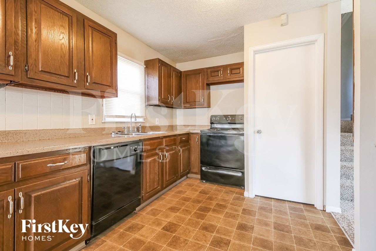 9348 Minnesota Ave - Photo 7 of 16