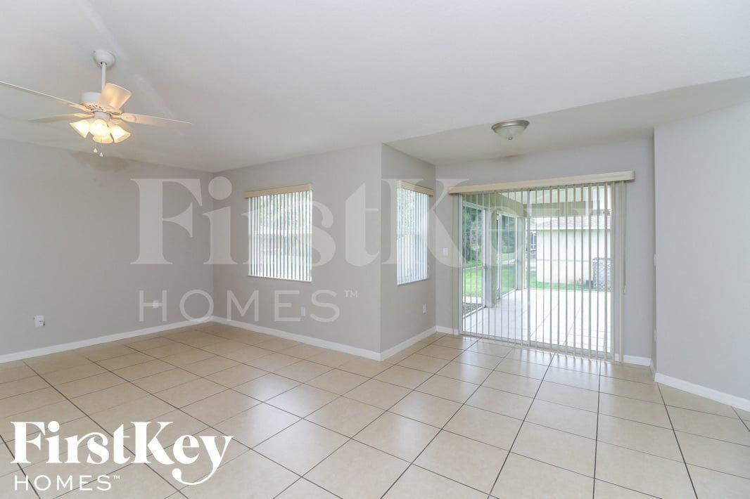 9041 Irving Rd - Photo 3 of 15