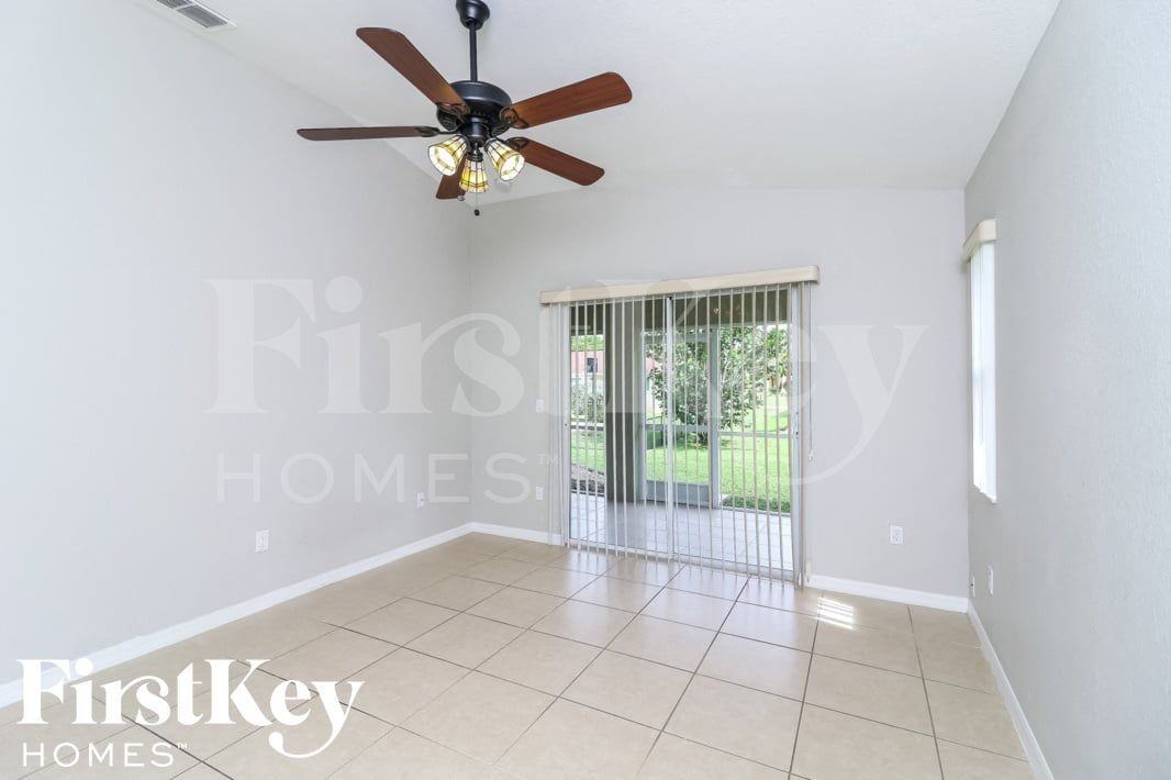 9041 Irving Rd - Photo 7 of 15