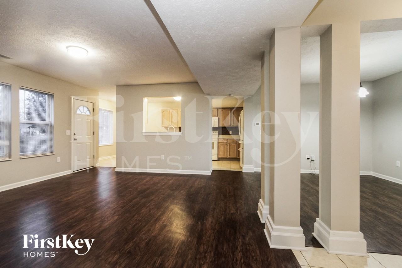 88 Bradford Ct - Photo 2 of 15